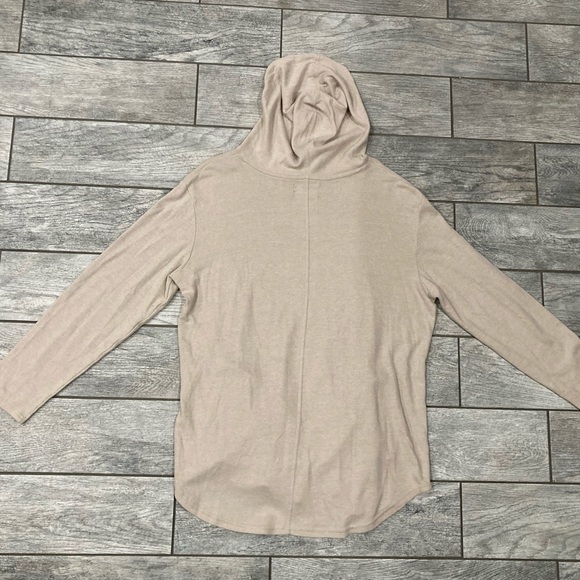 New - Picture 2 of 3